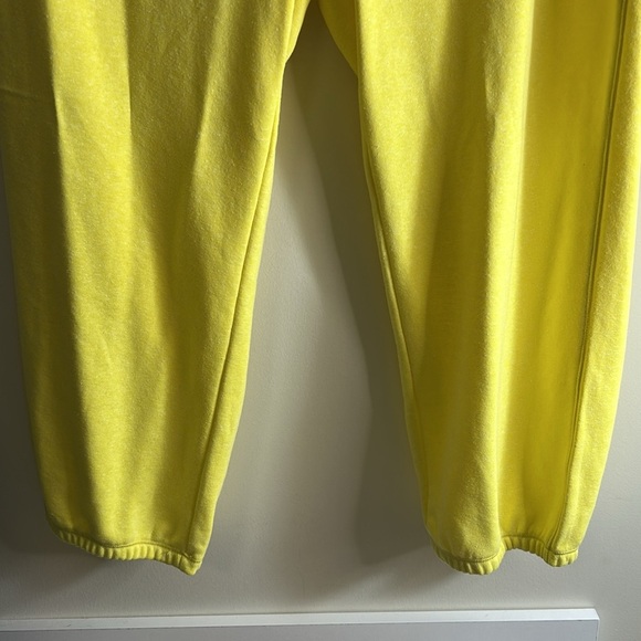 Women’s Calvin Klein Performance Yellow Jogger Pants slim fit size Large - Picture 3 of 9